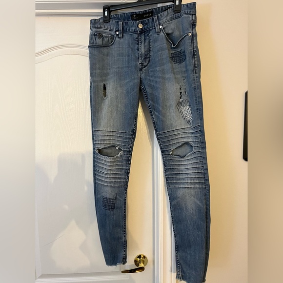 Guess - Picture 2 of 4